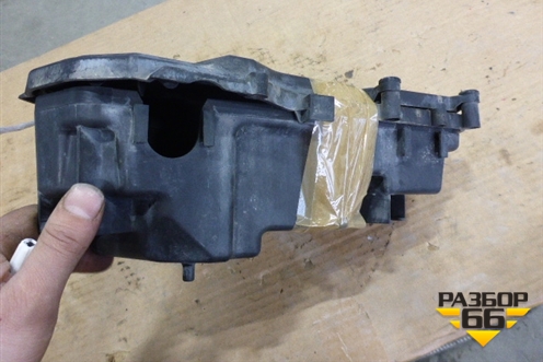 Корпус блока предохранителей (подкапотный) для Volkswagen Touareg c 2002-2010г (Туарег)