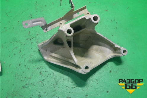 Кронштейн двигателя левый (070199307B) для Volkswagen Touareg c 2002-2010г (Туарег)