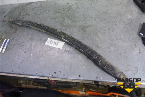 Кронштейн заднего бампера центральный (7L6807863B) для Volkswagen Touareg c 2002-2010г (Туарег)