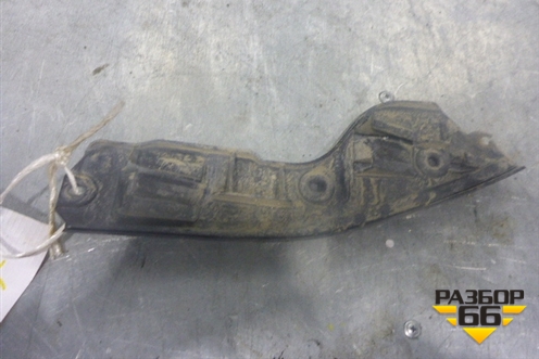 Кронштейн заднего бампера левый (боковой) (7L6807393B) для Volkswagen Touareg c 2002-2010г (Туарег)