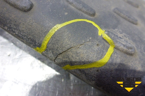 Накладка переднего бампера  (Нижняя подножка) (5010578344) для Renault TRUCK Premium 2 с 2005-2013г (Премиум 2)