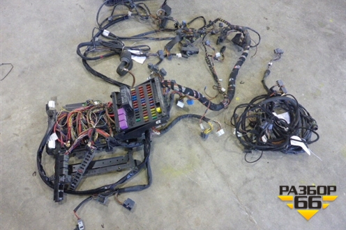 Проводка в кабину  (с блоком предохранителей) для Mercedes Benz TRUCK Axor 2 с 2004г (Аксор)