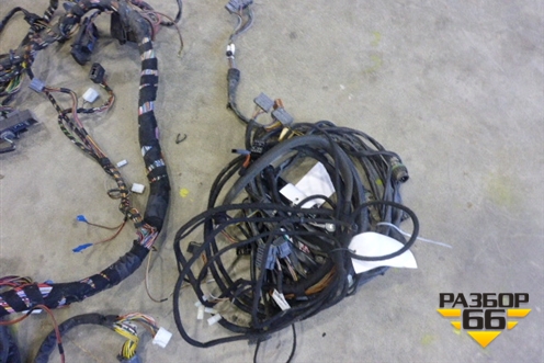 Проводка в кабину  (с блоком предохранителей) для Mercedes Benz TRUCK Axor 2 с 2004г (Аксор)