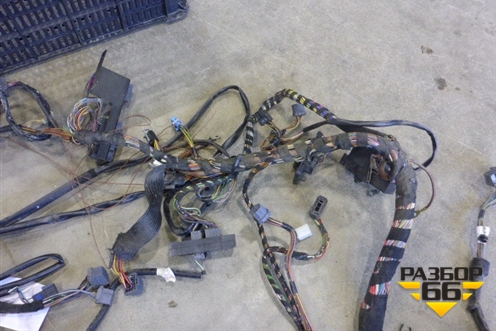 Проводка в кабину  (с блоком предохранителей) для Mercedes Benz TRUCK Axor 2 с 2004г (Аксор)