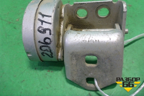 Петля двери задней правой нижняя для Renault Megane 2 с 2002-2009г (Меган)