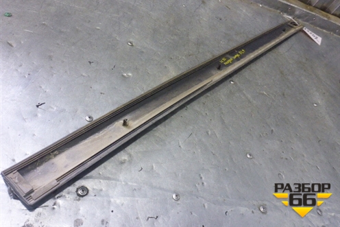 Накладка двери передней левой (верхняя) для Volvo XC90 с 2002-2015г (ХС90)