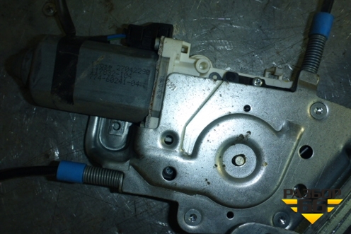 Стеклоподъёмник электрический двери левой  (А9737200346) для Mercedes Benz TRUCK Axor 2 с 2004г (Аксор)