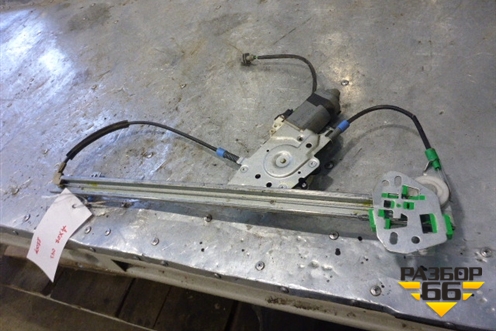 Стеклоподъёмник электрический двери правой  (A9737200446) для Mercedes Benz TRUCK Axor 2 с 2004г (Аксор)