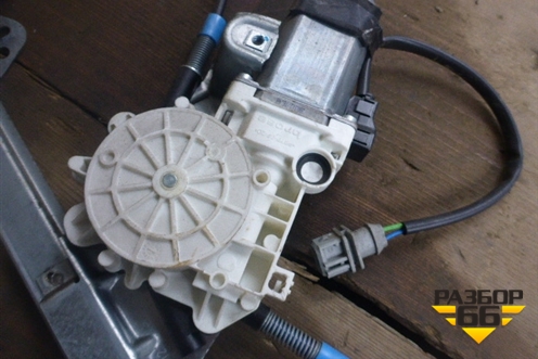 Стеклоподъёмник электрический двери правой  (A9737200446) для Mercedes Benz TRUCK Axor 2 с 2004г (Аксор)