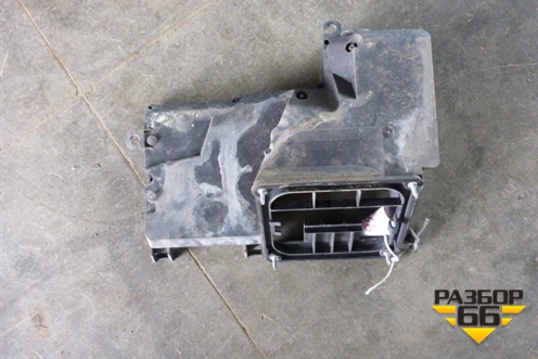 Корпус блока предохранителей (4D1937118B) для Audi A8 с 1998-2003г (А8)