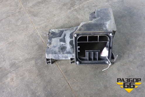 Корпус блока предохранителей (4D1937118B) для Audi A8 с 1998-2003г (А8)