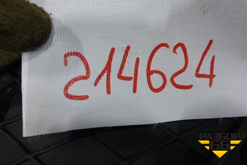 Решетка в передний бампер центральная (после 2012г) (A2048856823) для Mercedes Benz GLK-Klass X204 с 2008г (ГЛК)