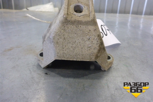 Кронштейн двигателя левый (4.2л AVW) (4D0199307S) для Audi A8 с 1998-2003г (А8)