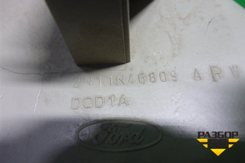 Держатель задней полки левый (бежевый) (2N11N46809) для Ford Fusion с 2002г (Фьюжн)