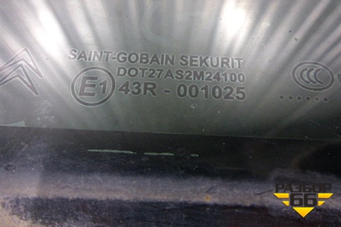 Стекло двери передней правой форточка для Citroen C4 с 2005-2011г (С4)