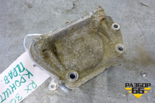 Кронштейн двигателя правый для Lexus RX 300/330/350 с 2003-2009г (РХ)