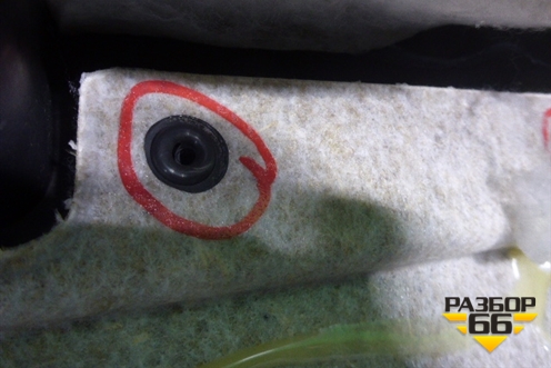 Обшивка багажника левая (7L6867037) для Volkswagen Touareg c 2002-2010г (Туарег)