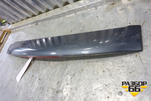 Спойлер на дверь багажника (до 2007г) (7L6827933C) для Volkswagen Touareg c 2002-2010г (Туарег)