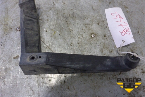 Кронштейн заднего бампера левый (под фонарь) (7L6807861) для Volkswagen Touareg c 2002-2010г (Туарег)