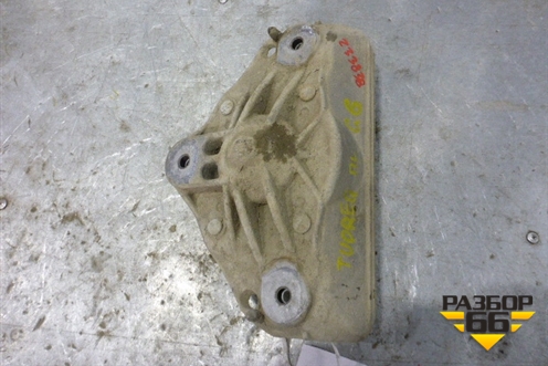 Кронштейн амортизатора переднего для Volkswagen Touareg c 2002-2010г (Туарег)