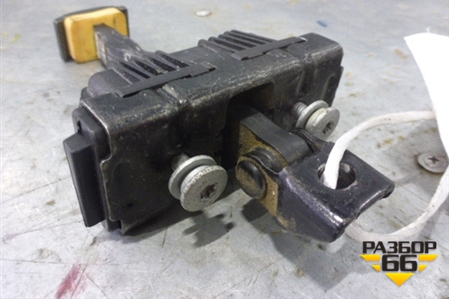 Ограничитель двери передней левой для BMW X5 E70 с 2007-2013г (Х5 Е70)