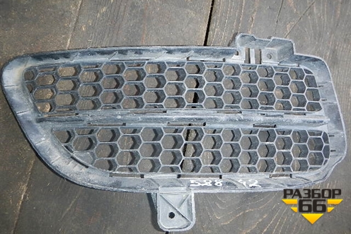 Решетка в передний бампер правая (после 2006г) для Volkswagen Touareg c 2002-2010г (Туарег)