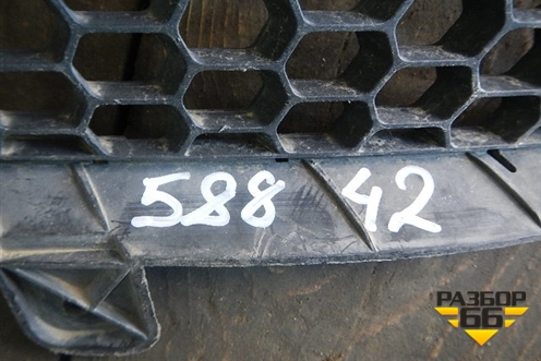 Решетка в передний бампер правая (после 2006г) для Volkswagen Touareg c 2002-2010г (Туарег)