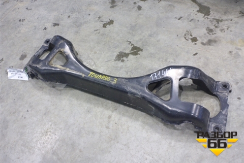 Балка задняя (верхняя) для Volkswagen Touareg c 2002-2010г (Туарег)