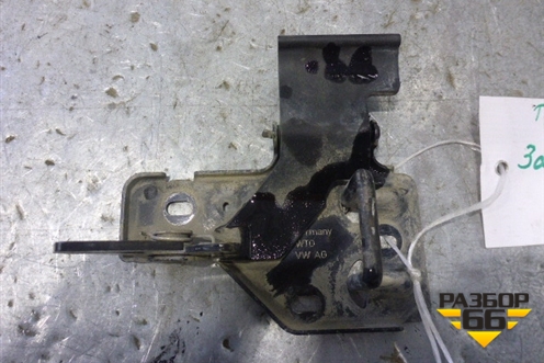 Крюк замка капота для Volkswagen Touareg c 2002-2010г (Туарег)