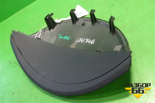 Накладка на щиток приборов (7L6858291) для Volkswagen Touareg c 2002-2010г (Туарег)