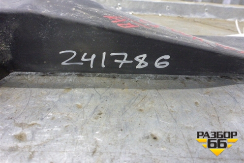 Кронштейн заднего бампера правый (под фонарь) (7L6807862) для Volkswagen Touareg c 2002-2010г (Туарег)