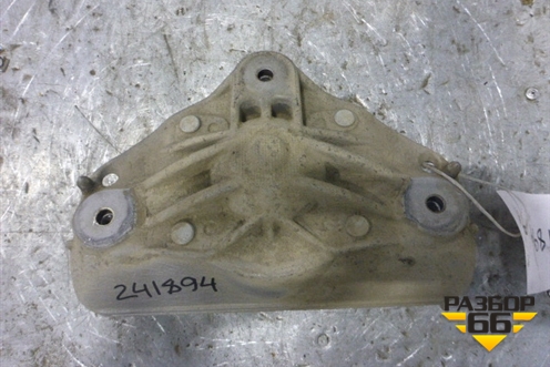 Кронштейн амортизатора переднего для Volkswagen Touareg c 2002-2010г (Туарег)