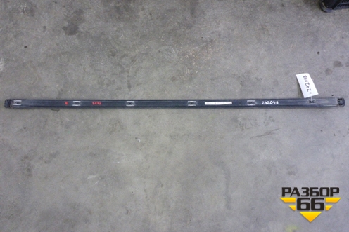 Молдинг крыши правый (7L6860184F) для Volkswagen Touareg c 2002-2010г (Туарег)