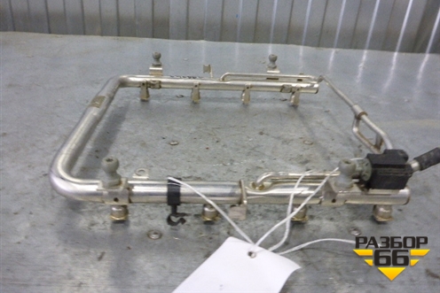 Рейка топливная рампа (4.2л V8 AXQ) (077133681AB) для Volkswagen Touareg c 2002-2010г (Туарег)