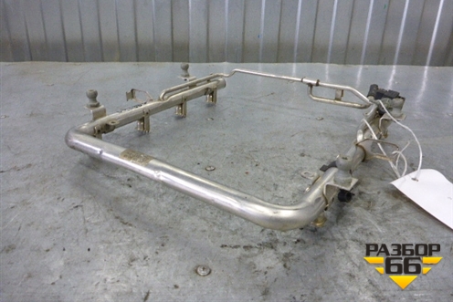 Рейка топливная рампа (4.2л V8 AXQ) (077133681AB) для Volkswagen Touareg c 2002-2010г (Туарег)