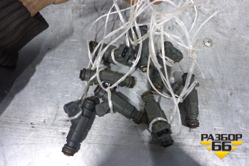 Форсунка инжекторная электрическая (4.2л AXQ) (077133551M) для Volkswagen Touareg c 2002-2010г (Туарег)