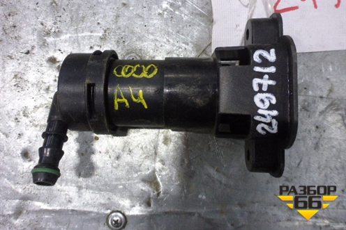 Форсунка омывателя фары левая для Audi A4 (В6) с 2000-2006г (А4)