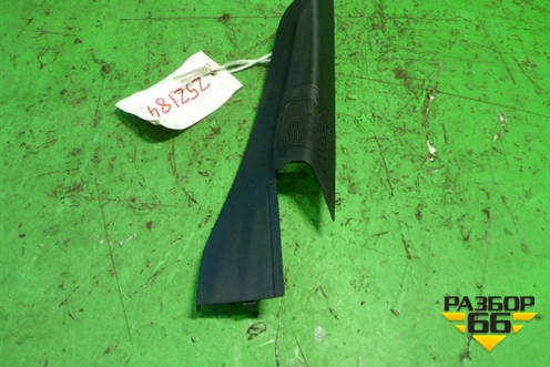 Накладка двери передней правой уголок (3M51R23408AD) для Ford C-MAX с 2003-2010г (ЦМакс 1)