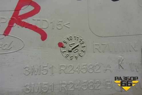 Обшивка стойки центральная верхняя правая (3M51R24582AK) для Ford C-MAX с 2003-2010г (ЦМакс 1)