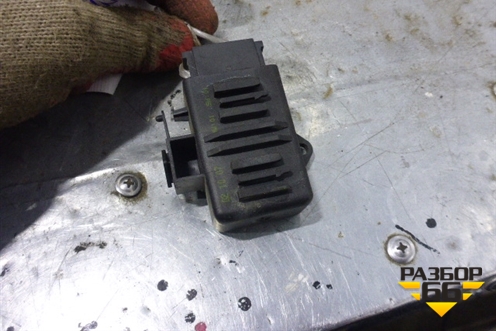 Блок электронный (управления подогревом сидения) для Porsche Cayenne с 2003-2010г (Каен)