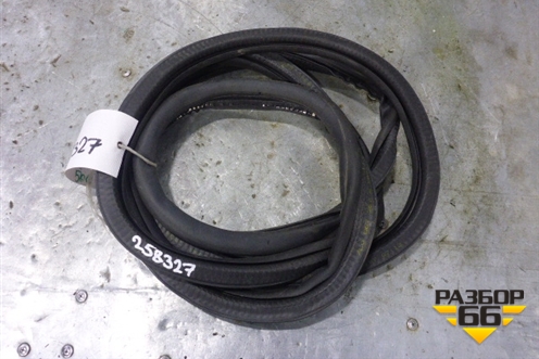 Уплотнитель двери задней правой для Porsche Cayenne с 2003-2010г (Каен)