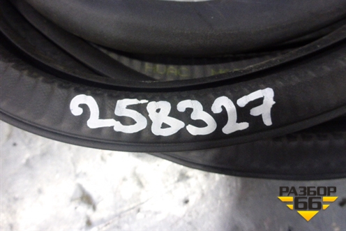 Уплотнитель двери задней правой для Porsche Cayenne с 2003-2010г (Каен)