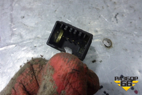 Кнопка обогрева сидений правая (7L5963564) для Porsche Cayenne с 2003-2010г (Каен)