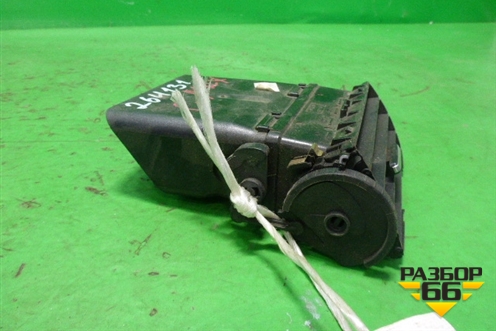 Дефлектор воздушный центральный (левый) (3M51R014L21AB) для Ford C-MAX с 2003-2010г (ЦМакс 1)