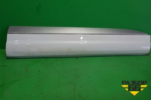 Накладка двери передней правой (4M0853960G) для Audi Q7 c 2015г (Ку 7)