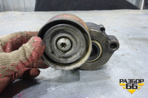 Ролик натяжитель ремня навесного оборудования (4572001470) для Mercedes Benz TRUCK Axor 2 с 2004г (Аксор)