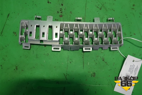 Накладка переднего крыла левого (после 2009г верхняя) (BH4148420A) для Land Rover Range Rover 3 с 2002-2012г (Вог)