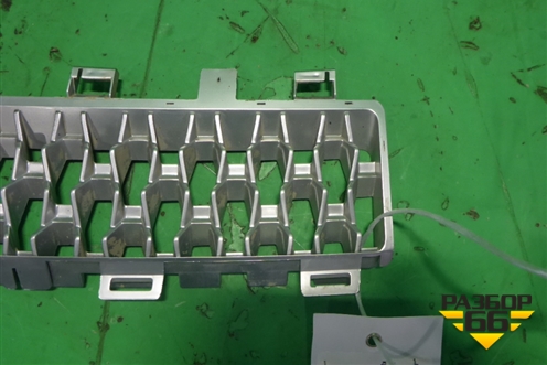 Накладка переднего крыла левого (после 2009г верхняя) (BH4148420A) для Land Rover Range Rover 3 с 2002-2012г (Вог)