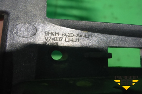 Накладка переднего крыла левого (после 2009г верхняя) (BH4148420A) для Land Rover Range Rover 3 с 2002-2012г (Вог)