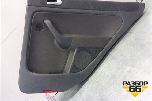 Обшивка двери задней правой под электрику (5M0868074A) для Volkswagen Golf V Plus с 2005-2014г (Гольф 5 Плюс)